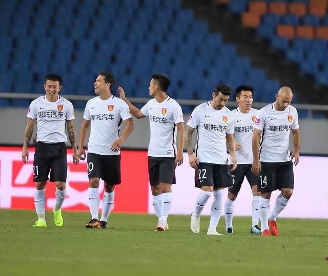 埃尔纳内斯, 只是很像的, 埃尔纳内斯